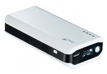 Power Pack Genius ECO-U622 6000mAh, capacidad que permite cargar 1 dispositivo a la vez rápidamente. Posee una lampara led que puede ser utilizada como linterna
