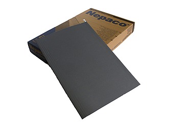 Carpeta colgante color nepaco con visores transparentes móviles para fijar en múltiples posiciones, varillas metálicas recubiertas, su altura supera el ancho del formato oficio. Medida: 36 x 24 cm