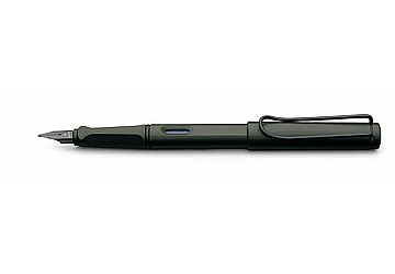 Lapicera estilografica Lamy Safari con cuerpo plástico color negro con capuchón metálico flexible. De origen aleman y de excelente calidad