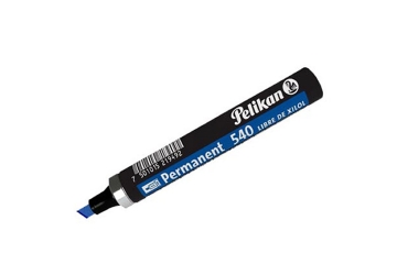 Marcador Pelikan 540 permanente con cuerpo metalico. Libre de Xilol/Toluol. Punta cincel biselada con tres anchos de linea. Resistente al agua. Secado rapido